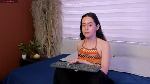 Snapshot of nova_grey__ chatting on June 13, 1:09 pm nova_grey__ online show from June 13, 1:09 pm