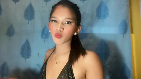 Snapshot of nova_licious chatting on June 6, 4:17 am nova_licious online show from June 6, 4:17 am