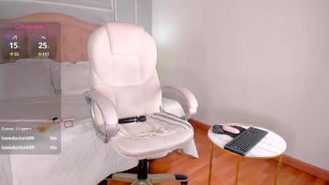 Snapshot of novacyysantos chatting on January 3, 7:39 pm Andrea online show from January 3, 7:39 pm