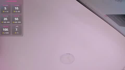 Snapshot of novacyysantos chatting on October 5, 3:32 pm Andrea online show from October 5, 3:32 pm