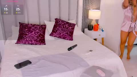 Snapshot of novacyysantos chatting on November 3, 4:30 pm Andrea online show from November 3, 4:30 pm