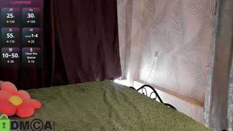 Snapshot of novalay chatting on September 12, 12:33 am Sonya online show from September 12, 12:33 am