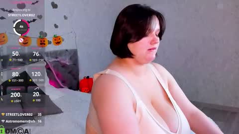 Snapshot of novalay chatting on October 30, 1:07 am Sonya online show from October 30, 1:07 am