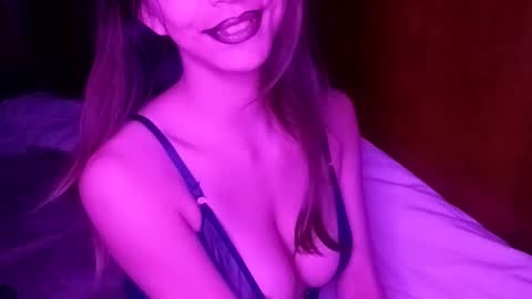 Snapshot of novalovelle chatting on February 12, 9:32 pm novalovelle online show from February 12, 9:32 pm