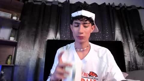 Nova online show from November 12, 9:03 pm