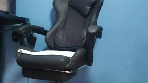 nowandimmediately online show from March 26, 10:10 am