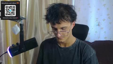 Snapshot of nuar_x chatting on April 14, 1:06 pm Nuar X online show from April 14, 1:06 pm
