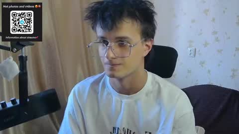 Snapshot of nuar_x chatting on April 16, 1:23 pm Nuar X online show from April 16, 1:23 pm