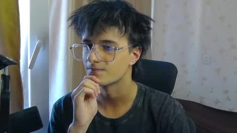 Snapshot of nuar_x chatting on May 7, 2:44 pm Nuar X online show from May 7, 2:44 pm