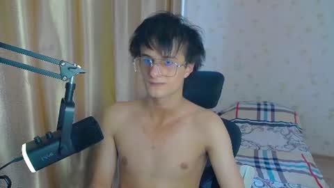 Snapshot of nuar_x chatting on June 19, 11:58 am Nuar X online show from June 19, 11:58 am