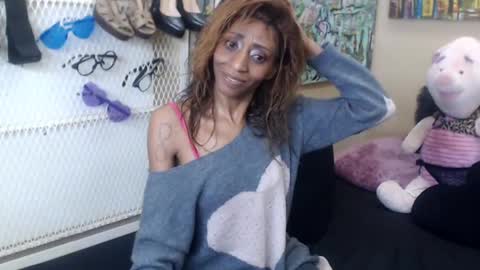 Nubiangiggles online show from May 6, 9:03 am