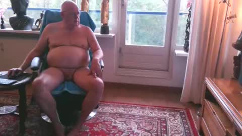 Snapshot of nudejohn chatting on November 14, 10:14 am Nudejohn online show from November 14, 10:14 am