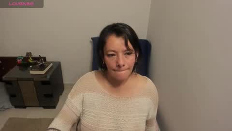 nuit_rose online show from October 22, 2:23 am