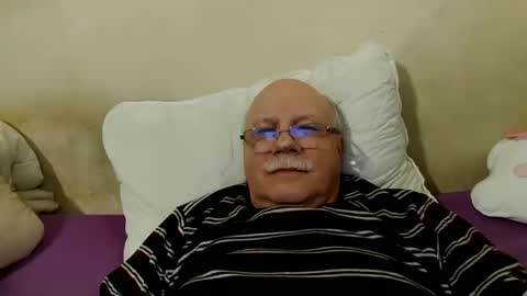 nukiss online show from December 8, 7:54 pm