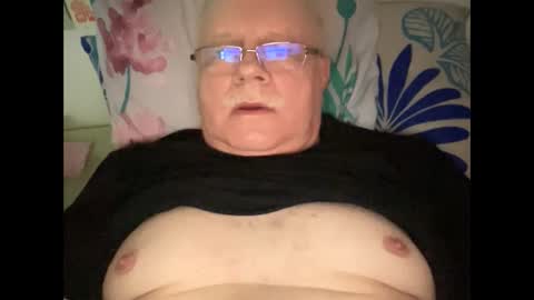 nukiss online show from January 7, 1:14 pm