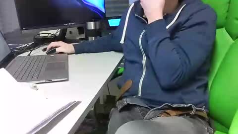 Snapshot of numlove chatting on December 2, 1:02 pm Slave for Mistress and Master online show from December 2, 1:02 pm