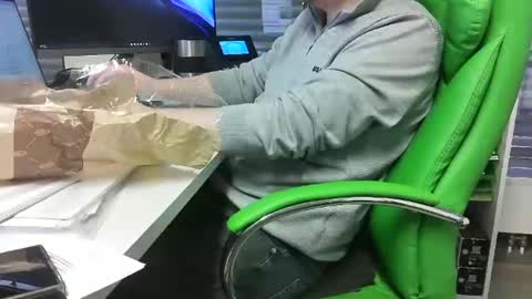 Snapshot of numlove chatting on February 6, 11:32 am Slave for Mistress and Master online show from February 6, 11:32 am