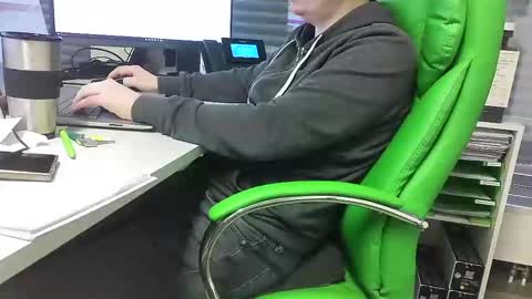 Snapshot of numlove chatting on February 24, 10:04 am Slave for Mistress and Master online show from February 24, 10:04 am