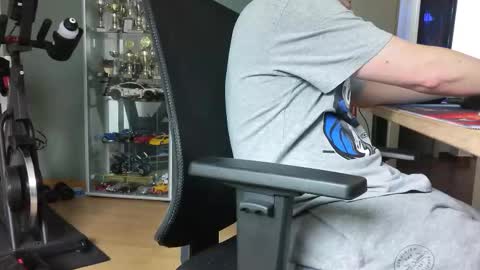 Snapshot of numlove chatting on October 20, 10:16 am Slave for Mistress and Master online show from October 20, 10:16 am