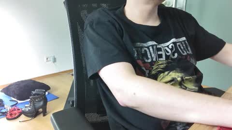 Snapshot of numlove chatting on November 16, 9:37 am Slave for Mistress and Master online show from November 16, 9:37 am