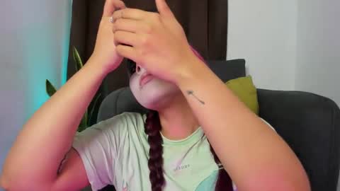 Nia online show from October 1, 11:22 pm