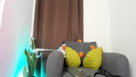 Nia online show from October 7, 10:01 am