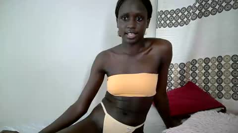 nylamoon1 online show from July 16, 10:16 pm