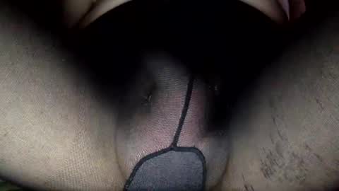 Snapshot of nylon2412 chatting on December 28, 8:04 pm nylon2412 online show from December 28, 8:04 pm