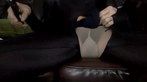 Snapshot of nylon2412 chatting on December 2, 11:26 am nylon2412 online show from December 2, 11:26 am