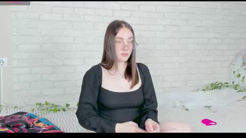 Snapshot of nymphalean chatting on November 4, 7:02 pm Kat online show from November 4, 7:02 pm