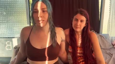 Snapshot of nympharabelle chatting on October 3, 6:43 am Creamy Grapefruit online show from October 3, 6:43 am