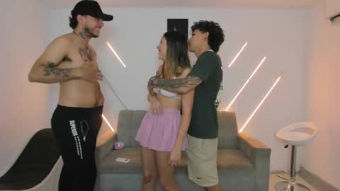 nympho_nathy_sophi online show from February 10, 1:15 pm