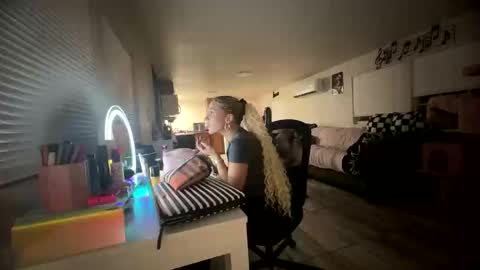 Snapshot of nymphomaticbaby chatting on October 29, 4:48 am nymphomaticbaby online show from October 29, 4:48 am