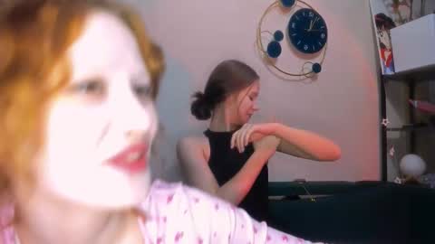 Snapshot of nyra_thira chatting on February 12, 8:59 pm nyra_thira online show from February 12, 8:59 pm