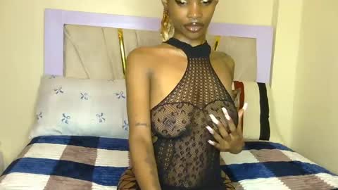 Snapshot of nyra_vesper chatting on June 18, 11:31 pm Lexi i online show from June 18, 11:31 pm