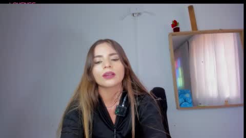 Snapshot of nyusha619933 chatting on March 17, 8:12 pm Laura nyu online show from March 17, 8:12 pm