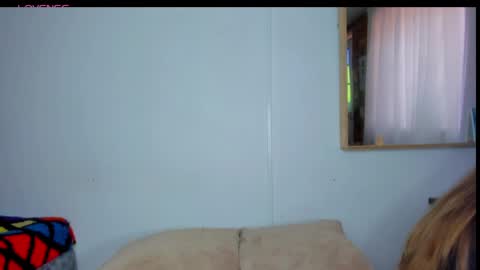 Snapshot of nyusha619933 chatting on April 6, 8:21 pm Laura nyu online show from April 6, 8:21 pm