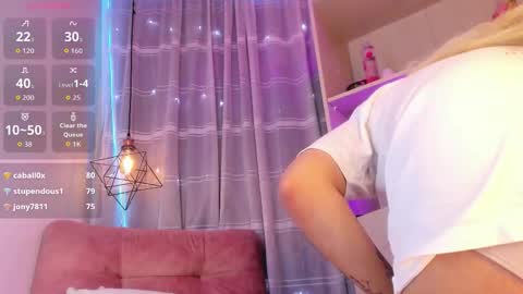 Snapshot of nyx__blackwood chatting on February 19, 11:17 am nyx__blackwood online show from February 19, 11:17 am