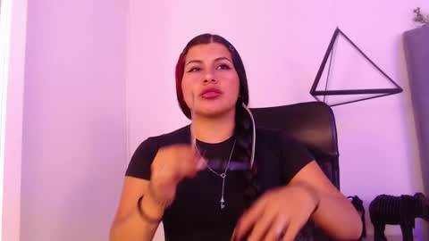 Nina  online show from February 6, 12:30 pm