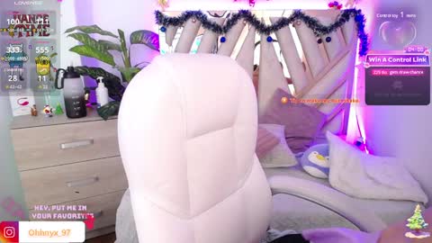 Snapshot of nyx_andria chatting on December 13, 8:30 am Alex . online show from December 13, 8:30 am