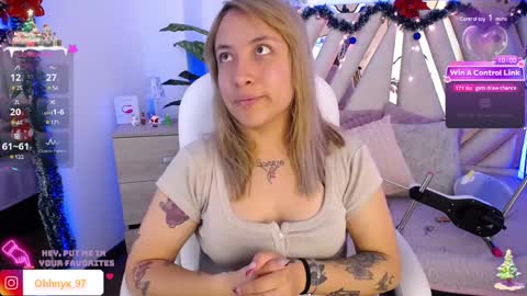 Snapshot of nyx_andria chatting on December 18, 4:31 am Alex . online show from December 18, 4:31 am