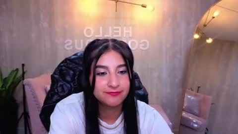 Snapshot of nyx_kitty_a chatting on June 18, 2:56 am Nia online show from June 18, 2:56 am