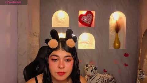 Snapshot of nyx_moon_v chatting on June 23, 3:04 am Nyx online show from June 23, 3:04 am