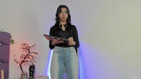 Snapshot of nyx_nayla chatting on December 5, 9:50 am online show from December 5, 9:50 am