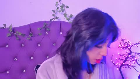 Snapshot of nyx_nayla chatting on December 9, 12:08 pm online show from December 9, 12:08 pm