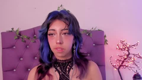 Snapshot of nyx_nayla chatting on December 10, 2:17 pm online show from December 10, 2:17 pm