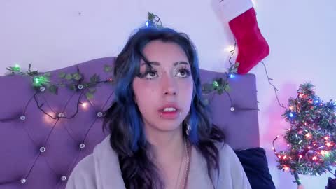 Snapshot of nyx_nayla chatting on December 14, 12:44 am online show from December 14, 12:44 am