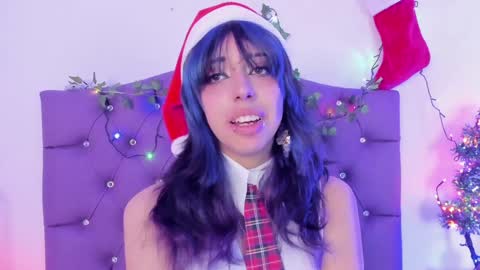 Snapshot of nyx_nayla chatting on December 17, 4:21 pm online show from December 17, 4:21 pm