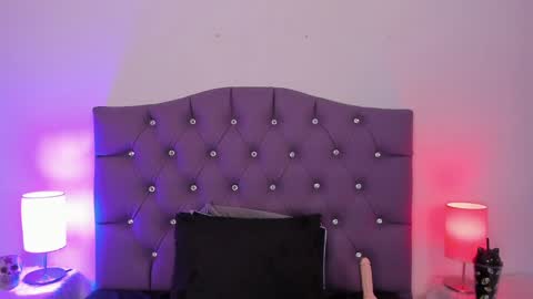 Snapshot of nyx_nayla chatting on January 13, 9:52 am online show from January 13, 9:52 am