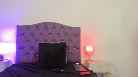 Snapshot of nyx_nayla chatting on January 27, 12:48 pm online show from January 27, 12:48 pm